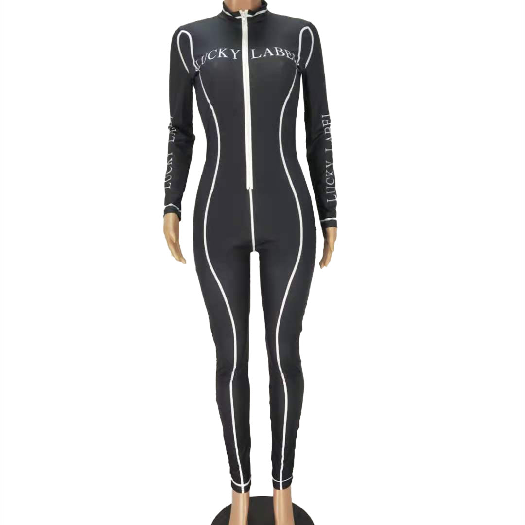 Avrupa ve Amerikan Alfabe Baskılı Seksi Fermuarlı Tulum